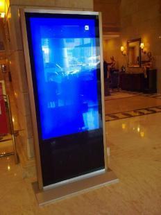 青島廣告機行業概覽 東升廣告機、液晶廣告機與數字標牌的崛起